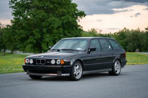BMW M5 Touring 1992 года  (EU)